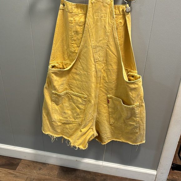 Levi’s Women’s Vintage Shortalls - Picture 2 of 3